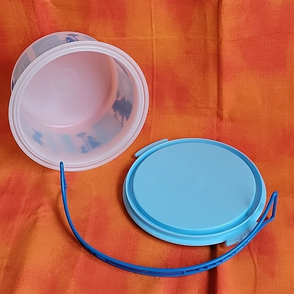 Tupperware Toys Cake Taker Disney's Frozen Theme Blue